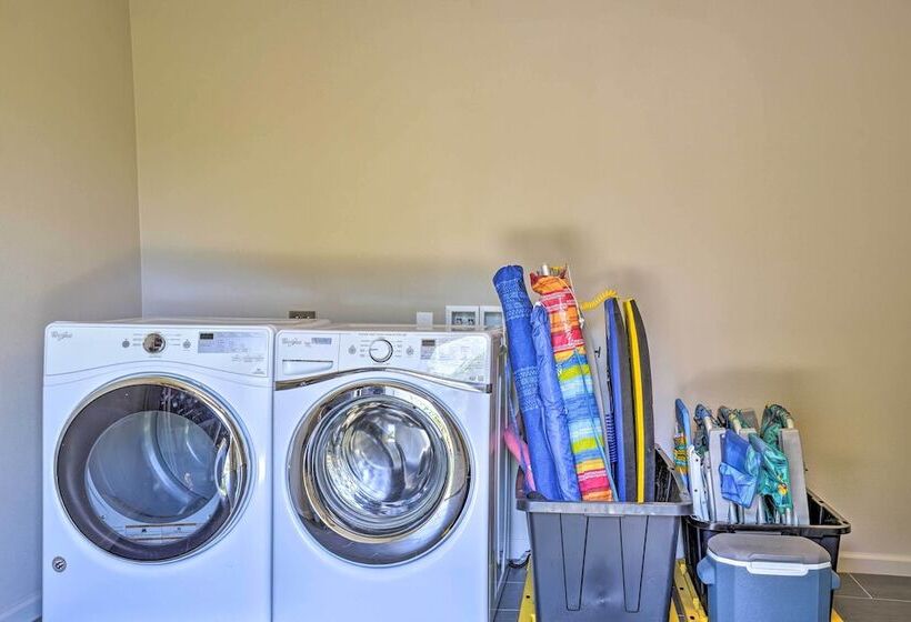 1 Mile To Magic Sands Beach: Kailua Kona Cottage