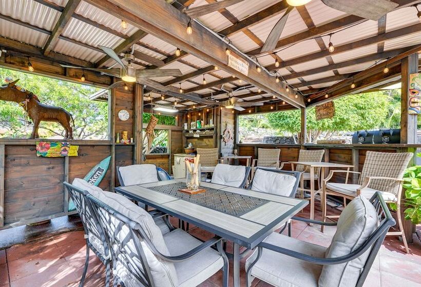 Kailua Kona Home W/ Tropical Bar: Walk To Beach!