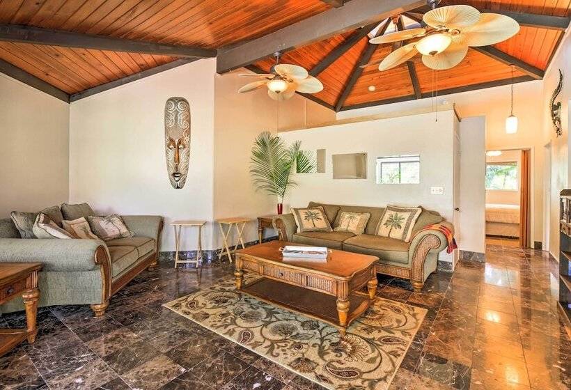 Kailua Kona Home W/ Tropical Bar: Walk To Beach!