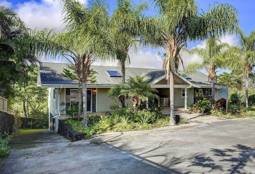 Kailua Kona House W/ Balcony & Ocean Views!