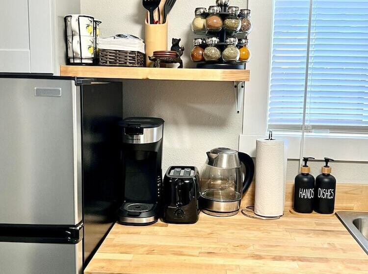 Log Cabin In Heart Of Anchorage