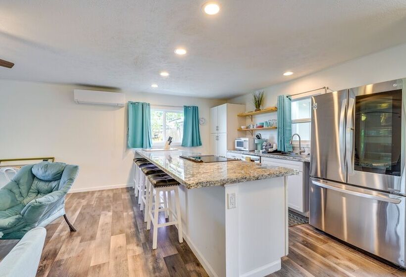 Lovely Kailua Kona Home ~ 2 Mi To Town & Beach!