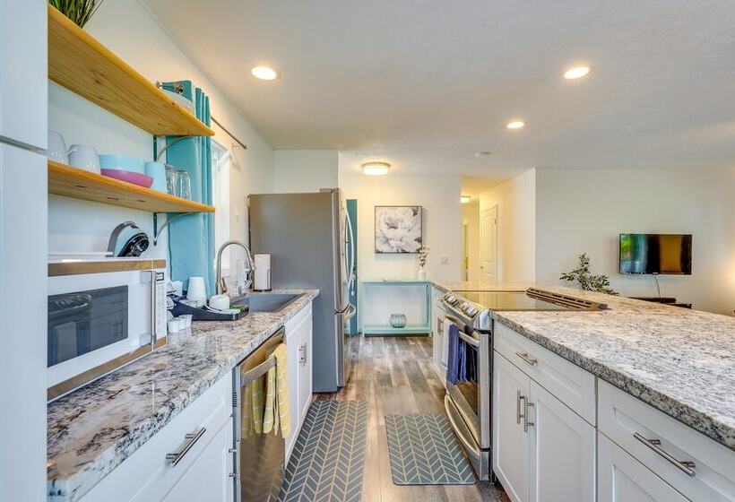 Lovely Kailua Kona Home ~ 2 Mi To Town & Beach!