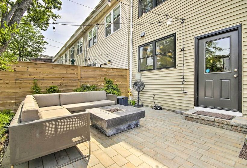 2 Mi To National Mall: Modern Dc Retreat W/ Patio