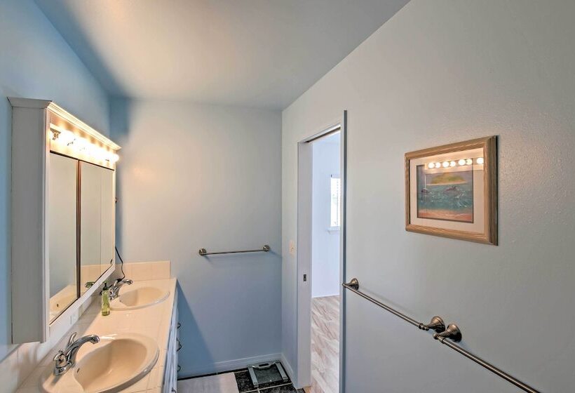 Ocean View Bungalow W/ Lanai: 13 Mi To South Point
