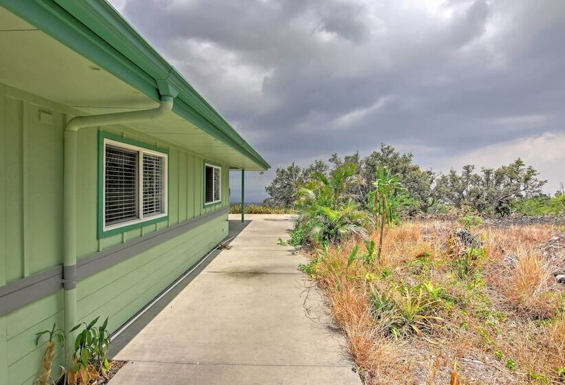 Ocean View Bungalow W/ Lanai: 13 Mi To South Point