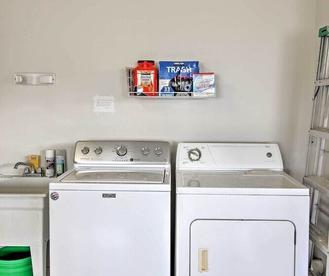 Ocean View Bungalow W/ Lanai: 13 Mi To South Point