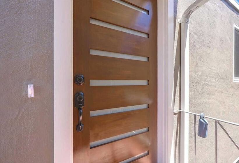 بنسيون 67 Alta Vista Way