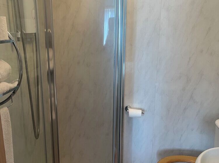 Пансион Broadhaven Road