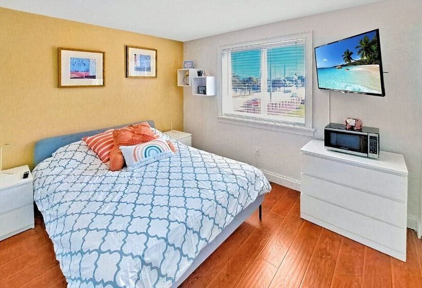 بنسيون Chic Ocean Miami 88