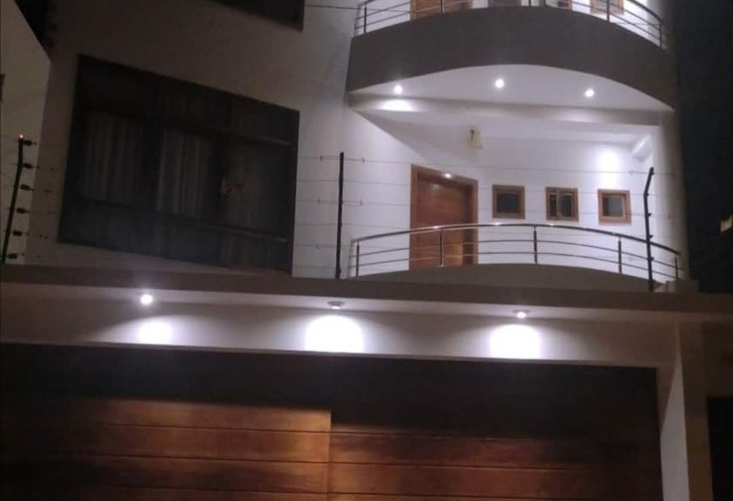 펜션 Deluxe Hotel Talara 5 Minutes From The Airport And Plaza De Armas