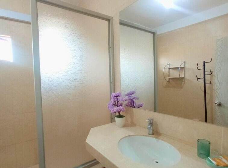 펜션 Deluxe Hotel Talara 5 Minutes From The Airport And Plaza De Armas