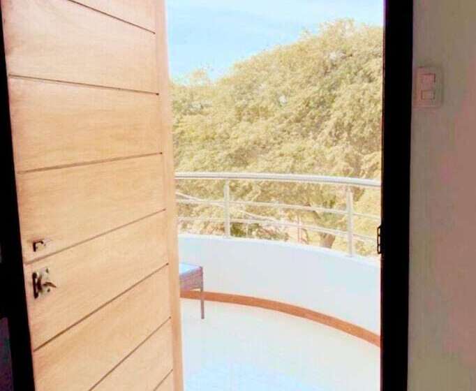 펜션 Deluxe Hotel Talara 5 Minutes From The Airport And Plaza De Armas