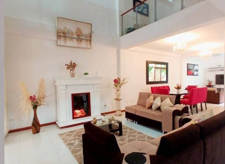 펜션 Deluxe Hotel Talara 5 Minutes From The Airport And Plaza De Armas