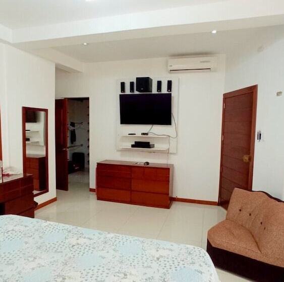 펜션 Deluxe Hotel Talara 5 Minutes From The Airport And Plaza De Armas