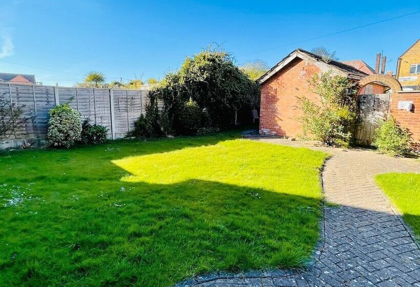 Пансион Lyndene Holiday Apartments