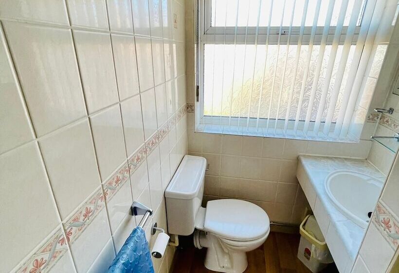 Пансион Lyndene Holiday Apartments