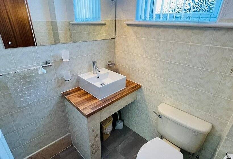 Пансион Lyndene Holiday Apartments