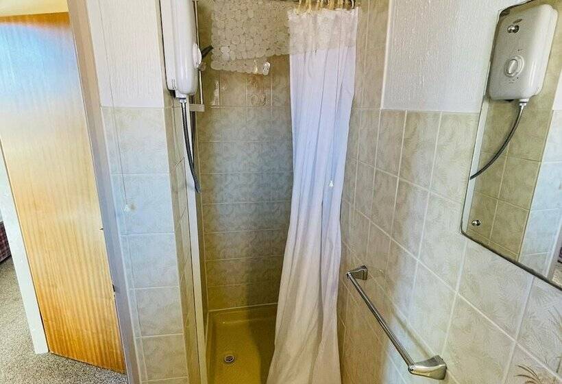 Пансион Lyndene Holiday Apartments