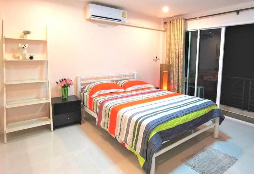 פנסיון Pon House