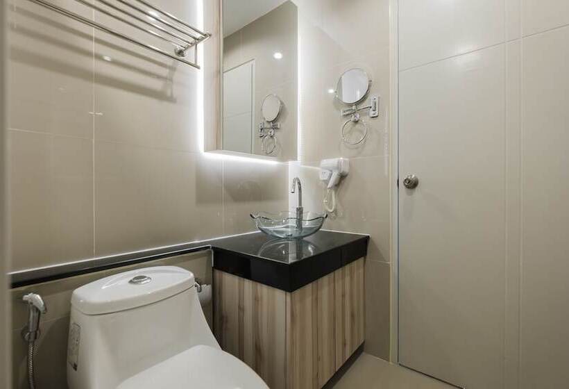 펜션 The Grand Jomtien By Favstay