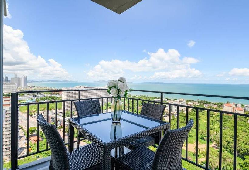 펜션 The Grand Jomtien By Favstay