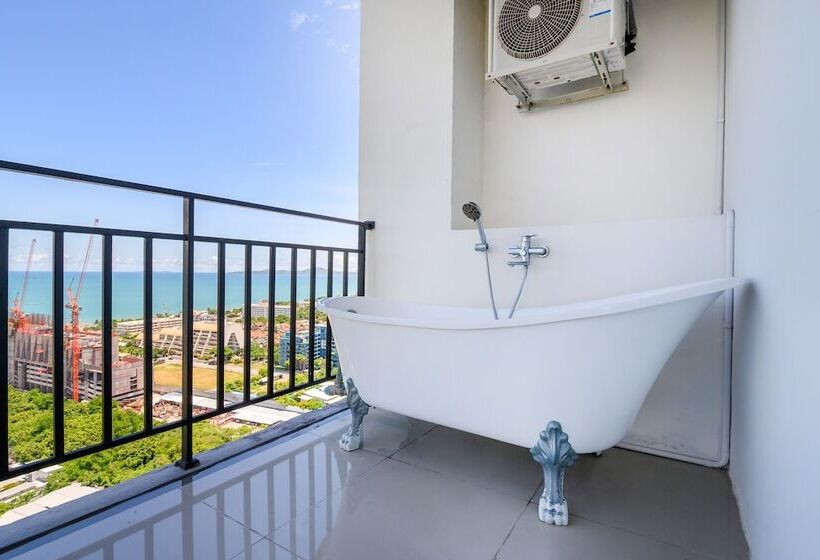 펜션 The Grand Jomtien By Favstay