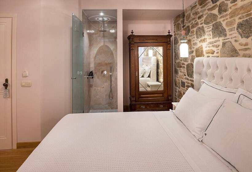 پانسیون The Nestorian House