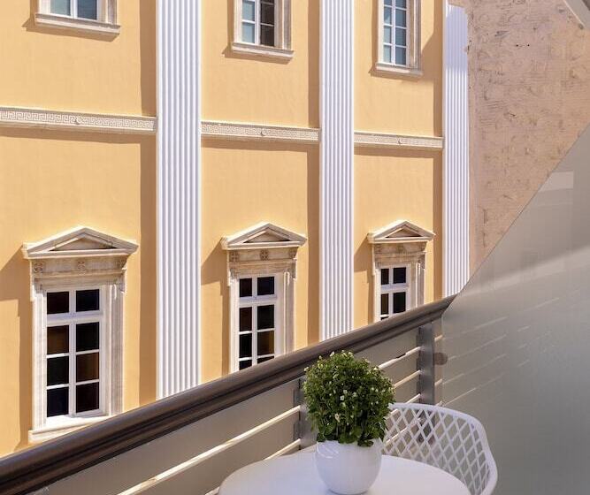 پانسیون The Nestorian House