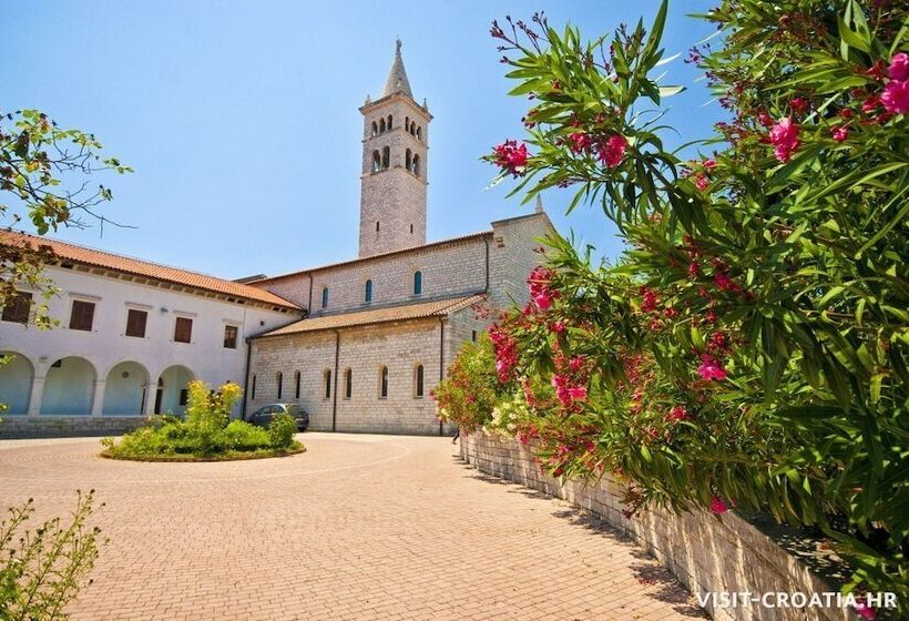 פנסיון Ul. Dinka Trinajstića 10