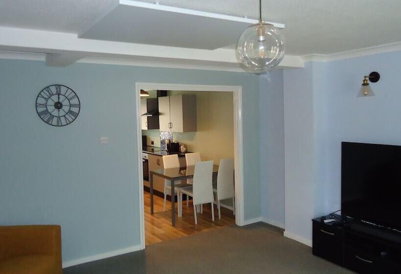 레지던스 3 Bed House Mkt Deeping   Nr Peterborough Stamford