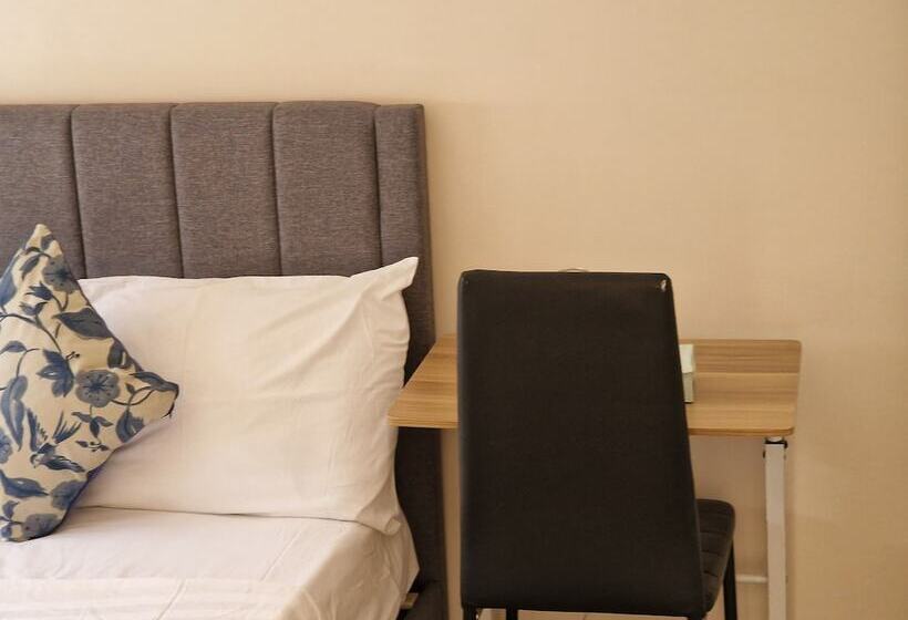 דירת נופש Beautiful 1 Room House In London