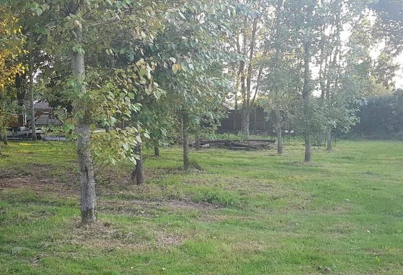 住所  Charming 2 Bed Cabin In Sutton Coldfield