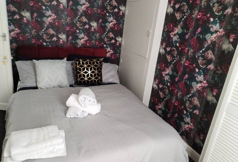 דירת נופש Comfortable 4 Bed House In Hucknall, Nottingham