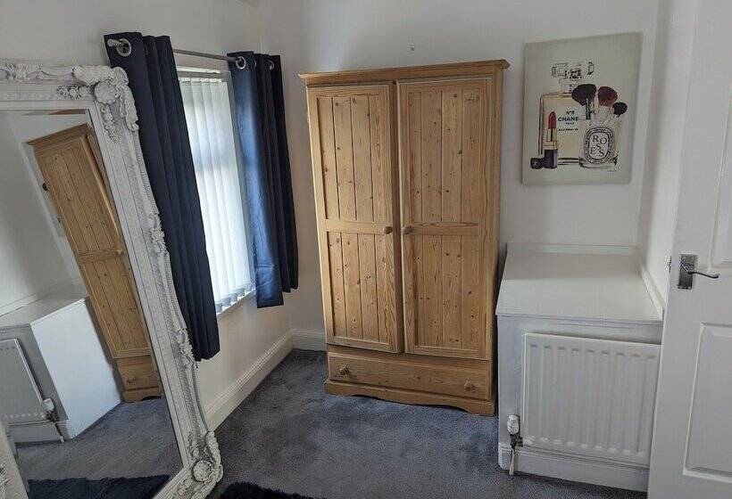 Резиденция Fantastic Location To Ebrington Sq And City Centre