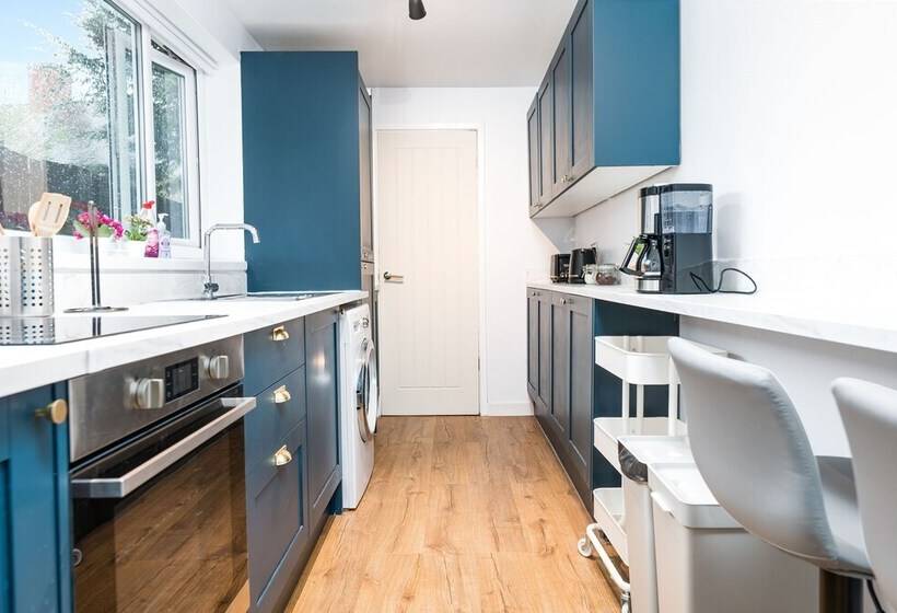 דירת נופש Lovely 2 Bed House In Nottingham