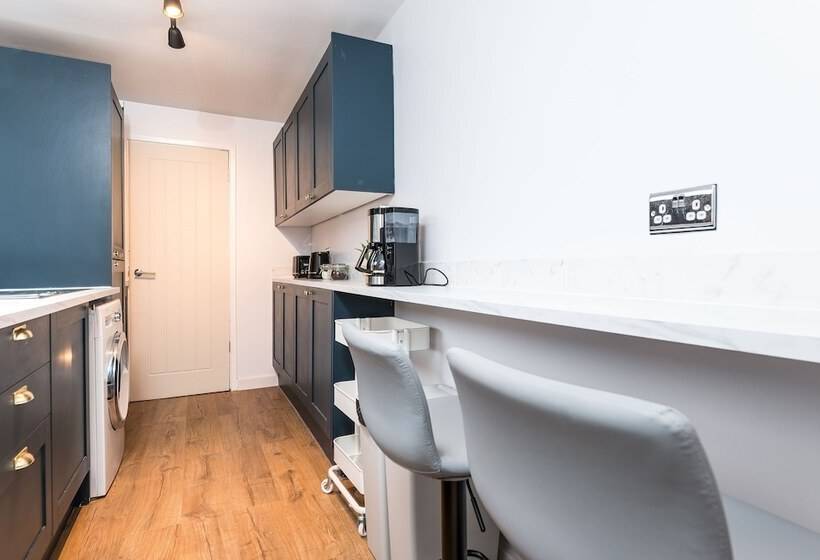 דירת נופש Lovely 2 Bed House In Nottingham