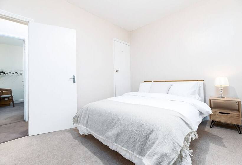 דירת נופש Lovely 2 Bed House In Nottingham