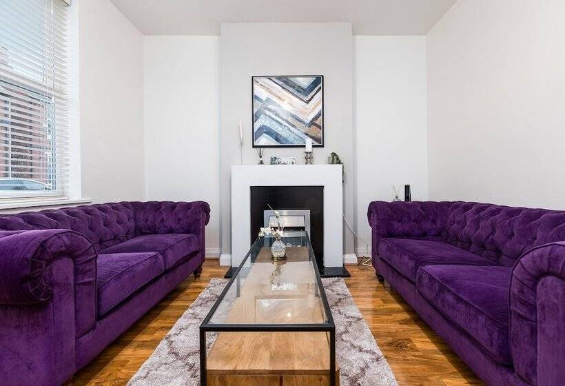 דירת נופש Lovely 2 Bed House In Nottingham