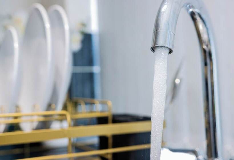 اقامتگاه Stunning 3bedroom Home Ideal For Long & Short Stay