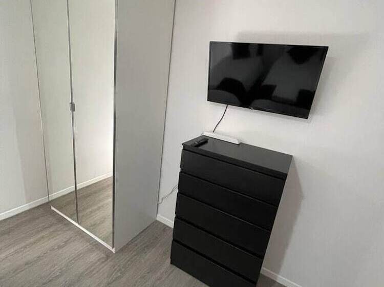 Резиденция Luxury Spacious 2 Bed House In Brentwood Essex