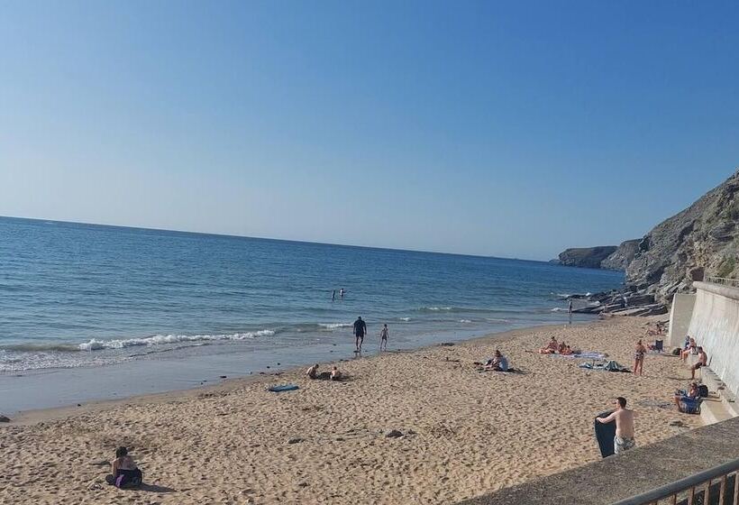 Резиденция Spacious 3 Bed House In Porth Beach, Newquay