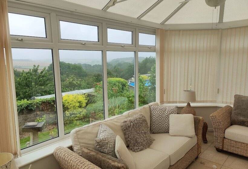 إقامة Split Level Bungalow   Sleeps4   Close To Walks