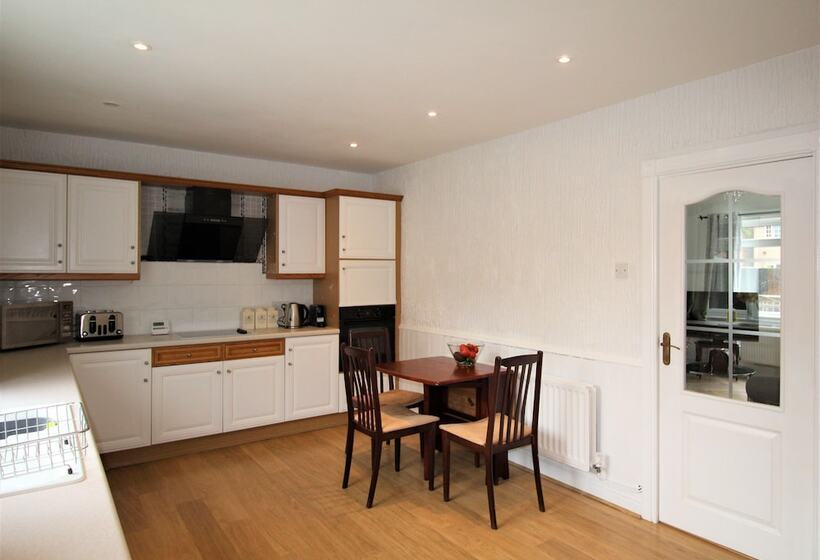 דירת נופש Whitley Bay Sleeps 6 Refurbished Throughout