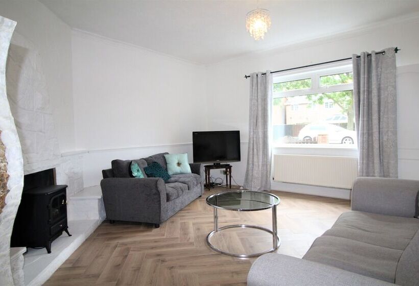 דירת נופש Whitley Bay Sleeps 6 Refurbished Throughout