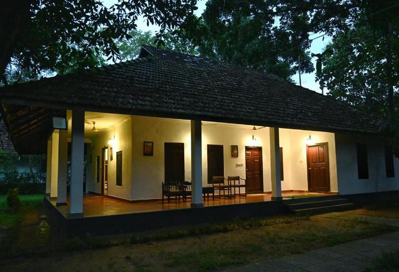 Курорт Marari Beach Palace