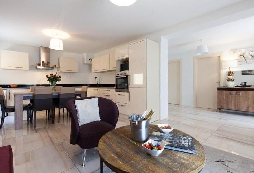 Résidence D Azur Riou