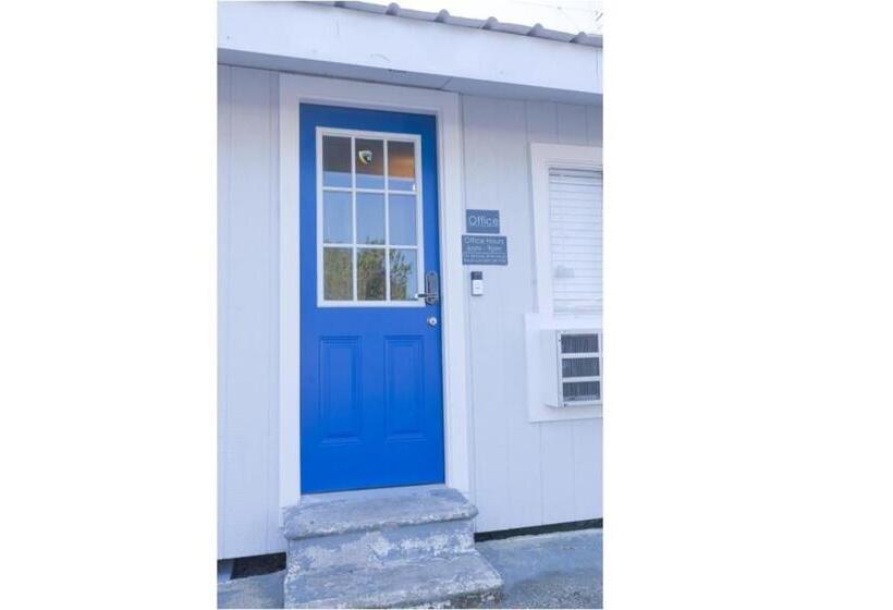 Sands Motel By Oyo Winnie