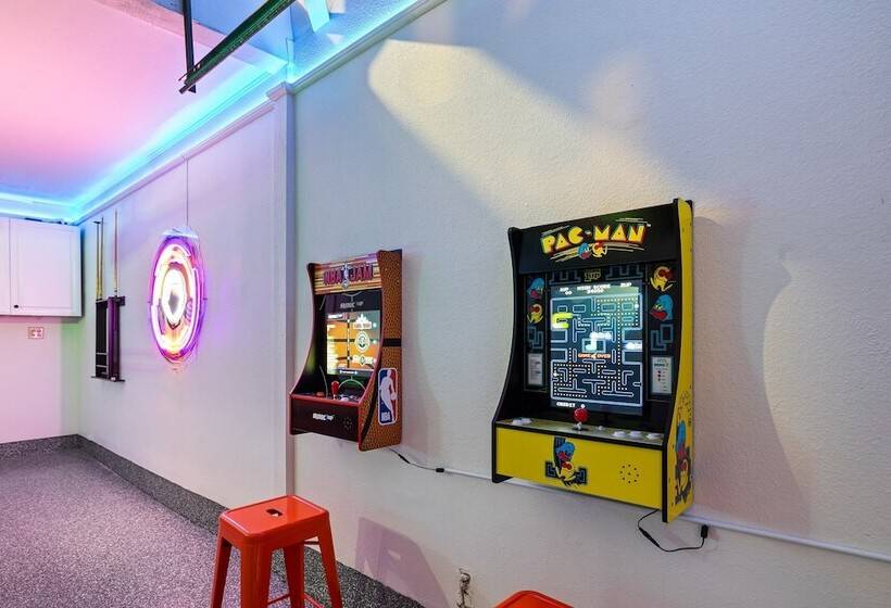 Slice Of Heaven By Avantstay Breathtaking Views!