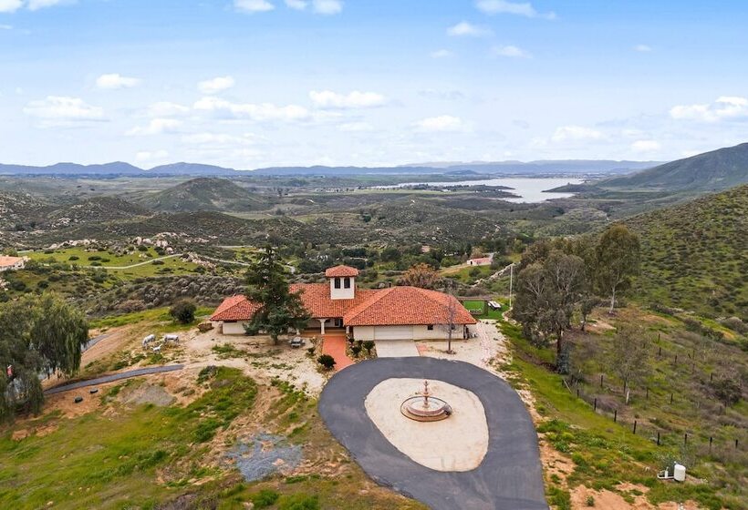 Slice Of Heaven By Avantstay Breathtaking Views!